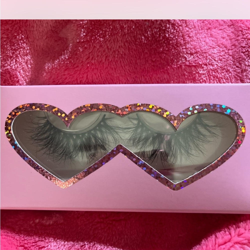 Dramatic Lashes